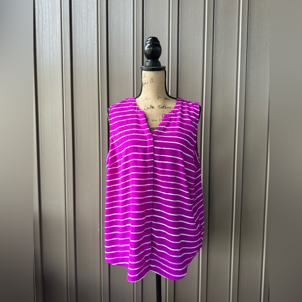 Apt. 9 Women's Sleeveless Button Down V-neck Shirt - Dark Magenta and White XXL